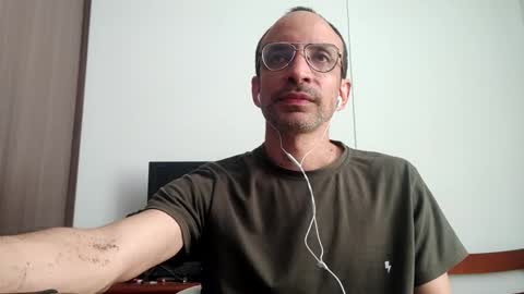 Snapshot of don__chi chatting on February 22, 7:25 pm don__chi online show from February 22, 7:25 pm