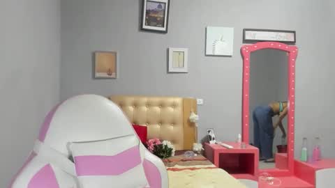 dona_tella online show from January 31, 7:34 pm