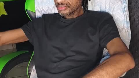 Snapshot of dondiego5511 chatting on March 2, 1:41 am dondiego5511 online show from March 2, 1:41 am