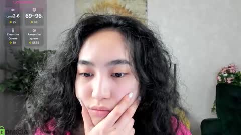 Aura online show from January 11, 2:05 am