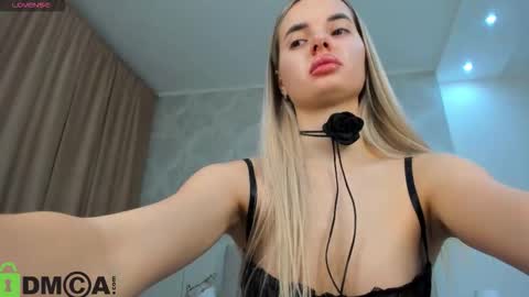 Donna On GMT2 Mon-Fri 3-9 AM online show from November 26, 12:22 am