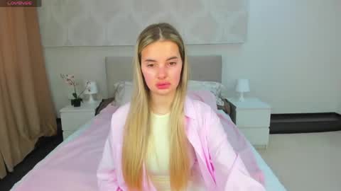 Donna On GMT2 Mon-Fri 3-9 AM online show from May 26, 11:56 pm