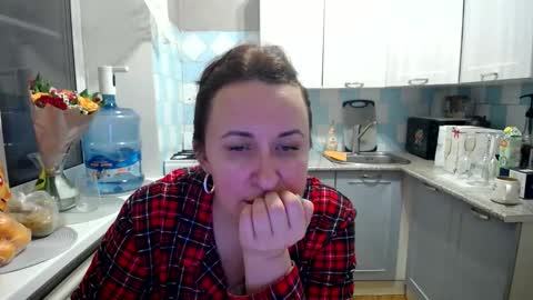 Tatiana 43 curvy sexy body and Joanna redhead 39 years online show from January 1, 3:57 pm