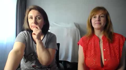 Snapshot of donnalimadonna chatting on May 18, 7:47 am Tatiana 43 curvy sexy body and Joanna redhead 39 years online show from May 18, 7:47 am