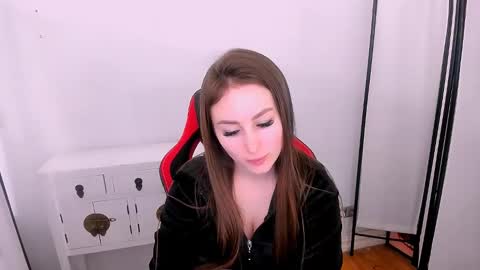 Snapshot of donnasensual chatting on February 21, 9:34 am DonnaSensual online show from February 21, 9:34 am