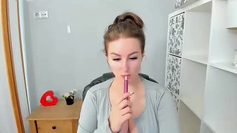 Snapshot of donnasensual chatting on September 15, 8:42 pm DonnaSensual online show from September 15, 8:42 pm