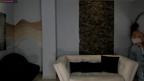  Donna Stonne  online show from December 29, 6:05 pm