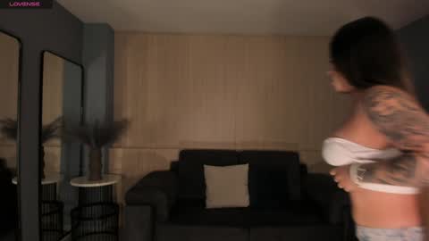  Donna Stonne  online show from January 23, 2:44 am