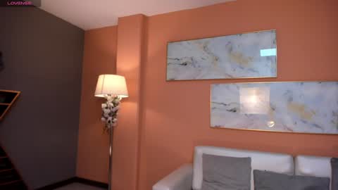  Donna Stonne  online show from January 25, 7:28 pm