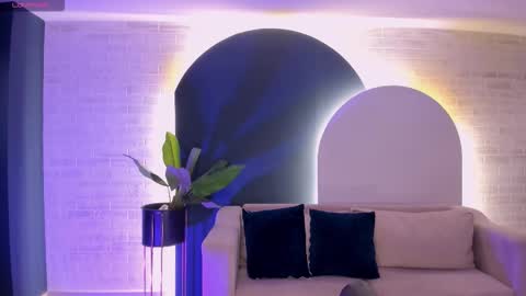  Donna Stonne  online show from September 25, 3:43 am