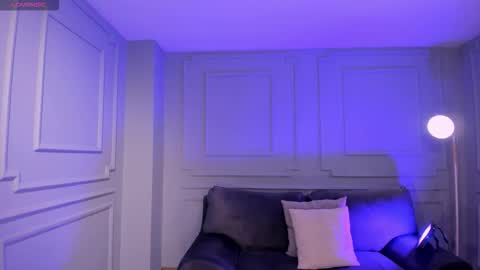  Donna Stonne  online show from October 1, 4:07 am