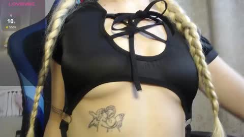 Snapshot of dont_forget__ chatting on October 15, 8:58 am Nika online show from October 15, 8:58 am