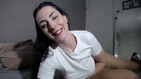 Iara online show from February 2, 11:00 pm