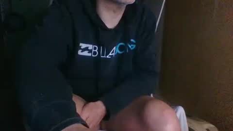 Snapshot of dontwalkonthegrass2 chatting on January 29, 11:51 am frenchfirefighter online show from January 29, 11:51 am