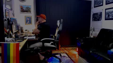 Snapshot of dopeleaf2 chatting on September 11, 9:04 pm dopeleaf2 online show from September 11, 9:04 pm