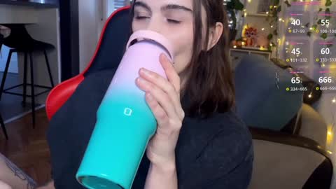 Alice online show from January 31, 2:39 pm