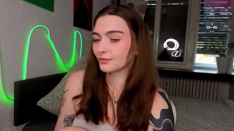 Alice online show from December 4, 8:01 am