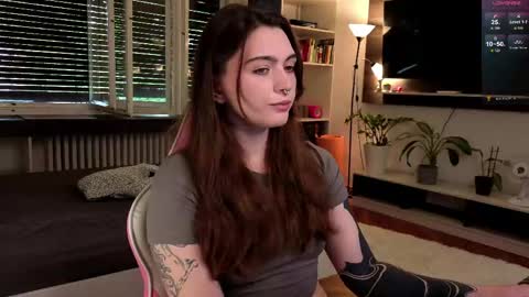 Snapshot of dorfmatratze_ chatting on June 7, 6:06 am Alice online show from June 7, 6:06 am