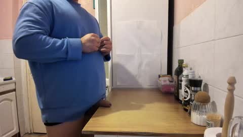 Snapshot of doriancretu95 chatting on December 29, 5:33 pm menu below online show from December 29, 5:33 pm