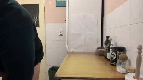 Snapshot of doriancretu95 chatting on January 2, 10:01 pm menu below online show from January 2, 10:01 pm