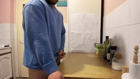 Snapshot of doriancretu95 chatting on March 4, 3:37 pm menu below online show from March 4, 3:37 pm