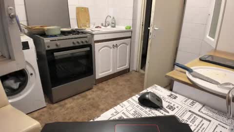 Snapshot of doriancretu95 chatting on September 10, 5:57 pm menu below online show from September 10, 5:57 pm