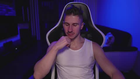 Dorian Reyes online show from November 3, 3:08 am