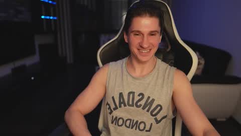 Dorian Reyes online show from March 8, 1:03 am