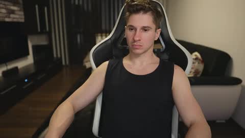 Dorian Reyes online show from April 28, 9:53 pm