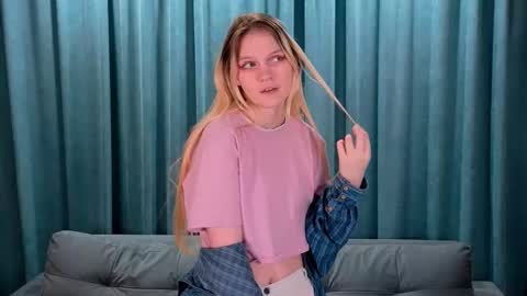 Snapshot of doriscortez chatting on February 8, 7:06 pm Emma online show from February 8, 7:06 pm