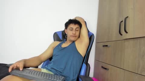 dorman_boy online show from November 28, 6:43 pm