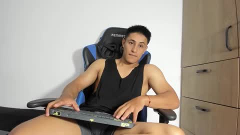 dorman_boy online show from February 27, 10:32 pm