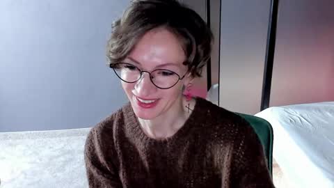 Snapshot of dorothy_meyer chatting on February 17, 3:14 am Dorothy Next stream on Monday at 3am-9am online show from February 17, 3:14 am