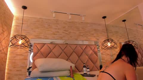  DOROTHY online show from January 21, 3:15 am