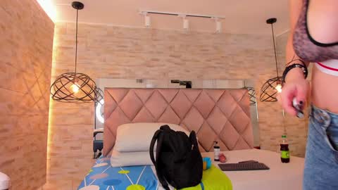  DOROTHY online show from January 24, 3:22 am