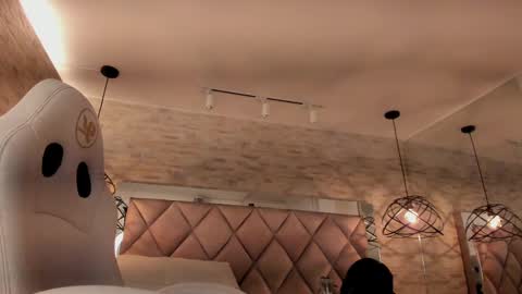  DOROTHY online show from February 21, 5:35 am