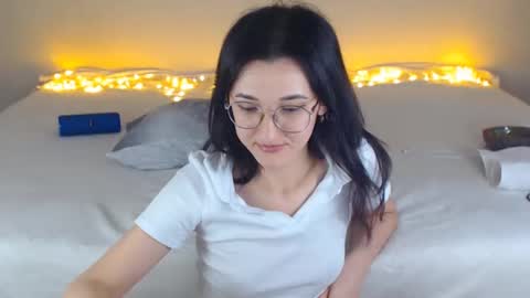 Your Dorotty online show from December 3, 3:41 am