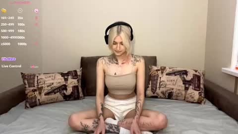 Snapshot of dorthytimmel chatting on May 13, 10:49 pm Lana online show from May 13, 10:49 pm