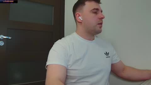 Snapshot of dosilasa chatting on December 16, 7:48 am Sasha online show from December 16, 7:48 am