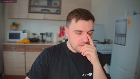 Snapshot of dosilasa chatting on February 25, 8:03 am Sasha online show from February 25, 8:03 am