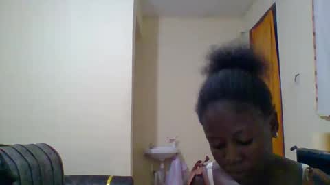 Snapshot of dottletop chatting on February 2, 7:14 pm dottletop online show from February 2, 7:14 pm