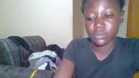 Snapshot of dottletop chatting on February 4, 6:38 pm dottletop online show from February 4, 6:38 pm