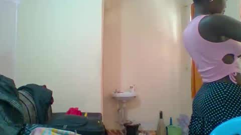 Snapshot of dottletop chatting on February 13, 8:38 am dottletop online show from February 13, 8:38 am