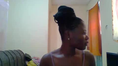 Snapshot of dottletop chatting on February 15, 8:22 am dottletop online show from February 15, 8:22 am