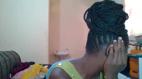 Snapshot of dottletop chatting on February 18, 7:43 am dottletop online show from February 18, 7:43 am