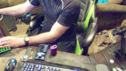 Snapshot of dotyoureyezez chatting on December 6, 7:32 am DotYourEyezez online show from December 6, 7:32 am