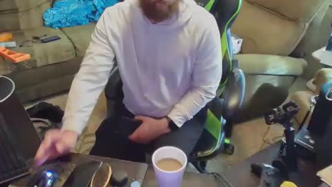 Snapshot of dotyoureyezez chatting on December 12, 6:42 pm DotYourEyezez online show from December 12, 6:42 pm