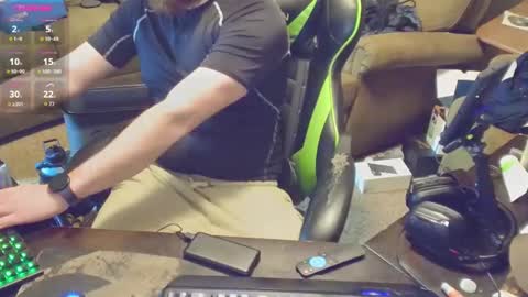 Snapshot of dotyoureyezez chatting on February 1, 10:15 am DotYourEyezez online show from February 1, 10:15 am