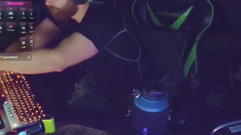 Snapshot of dotyoureyezez chatting on February 14, 8:10 am DotYourEyezez online show from February 14, 8:10 am