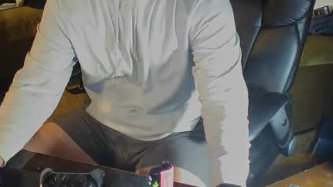 Snapshot of dotyoureyezez chatting on October 24, 7:49 am DotYourEyezez online show from October 24, 7:49 am